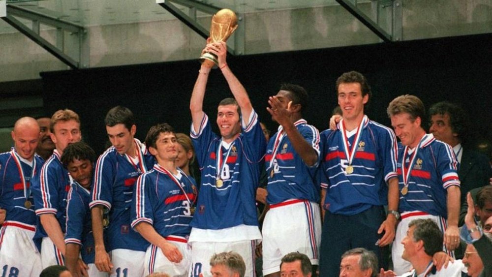 Las estrellas de Francia 98 estarán en un partido mixto por la igualdad. FIFA