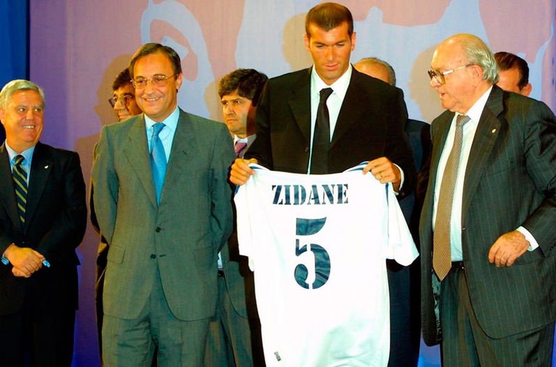 Florentino Pérez ya lleva trece temporadas a los mandos de la nave blanca. RealMadridCF