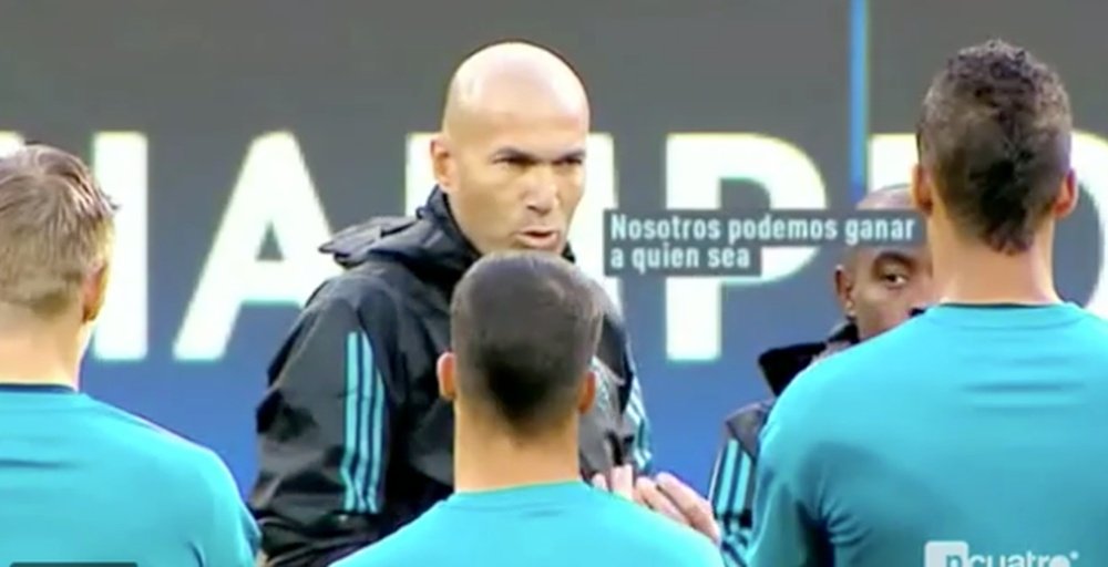 Zidane motivates his players. Captura/Cuatro