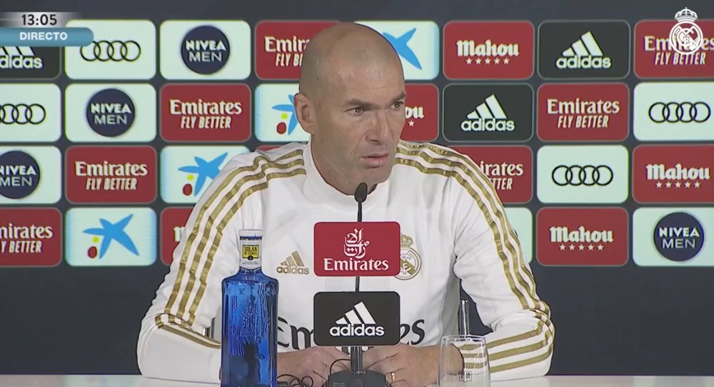 Zidane pasó revista. Captura/RealMadrid