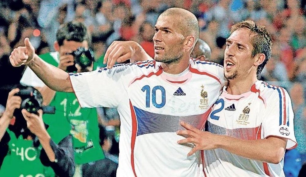 Frank Ribéry falou sobre seu aprendizado com Zinedine Zidane. AFP