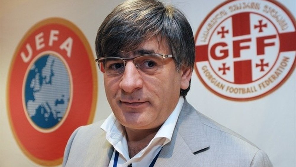 Zviad Sichinava anuncia su dimisión como presidente de la Federación de Fútbol de Georgia. UEFA