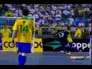 Golazo de Falcão en Futbol Sala. Brasil 12 -0 Rumania