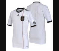Nueva Camiseta Adidas de Alemania para el Mundial 2010.