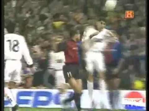 Real Madrid Vs BArcelona Classics fights peleas Soccer