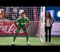 TV3 - Crackòvia - Casillas es deixa marcar un gol per Carbonero
