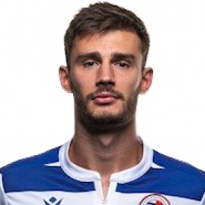 Foto principal de M. Miazga | Reading