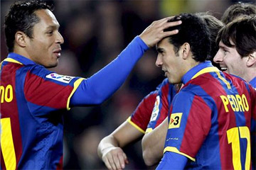 Pedro y Messi, celebrando el 1-0 