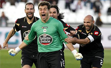 Aranzubía celebró por todo lo alto el primer gol de su carrera 