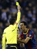 Undiano Mallenco emseñó dos tarjetas amarillas a Busquets en el clásico de la temporada pasada en el Camp Nou que decidió Ibrahimovic 