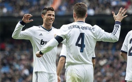 Cristiano Ronaldo y Sergio Ramos celebran uno de los goles