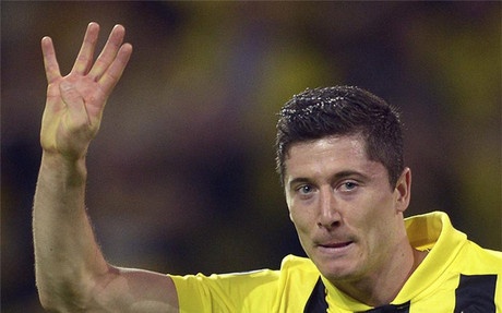Lewandowski marcó cuatro goles 