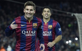Leo Messi, con Luis Suárez al fondo, celebra su gol del triunfo en el Barça-Atlético