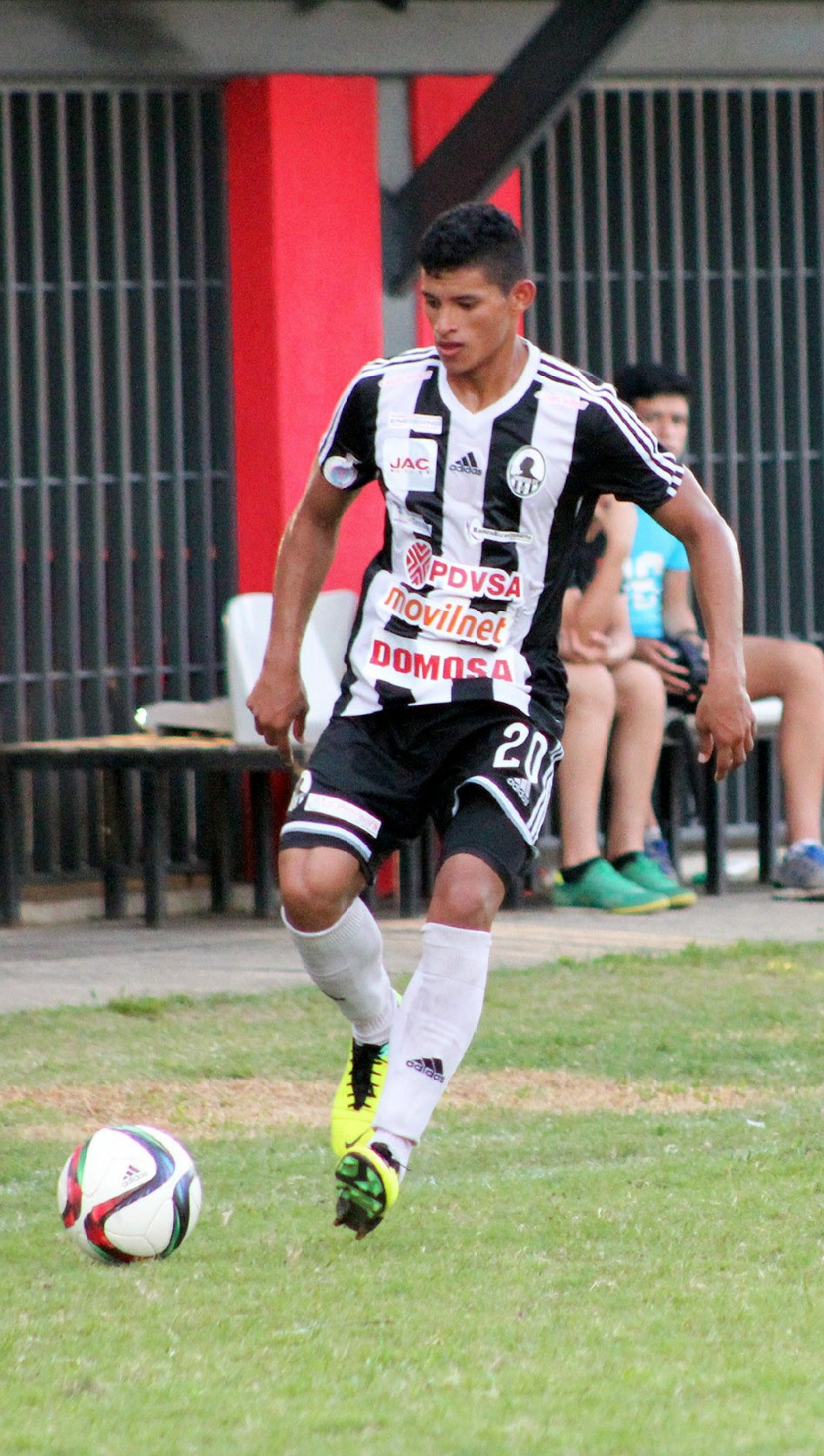R. Hernández en juego