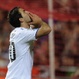 Higuaín se lamenta de su disparo al poste, Sporting vs Real Madrid