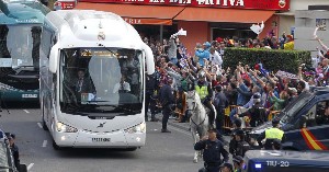 Llegada del autobus del Real Madrid a Mestalla