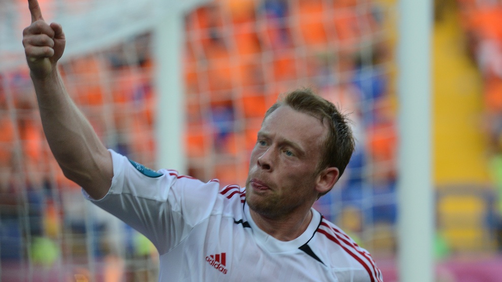 Krohn-Dehli celebra su gol contra Dinamarca