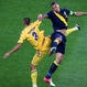 Ibrahimovic remata un balón de tacón ante Ucrania