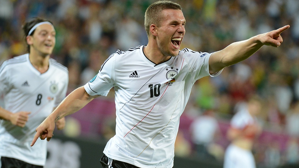 Podolski celebra su gol ante Alemania