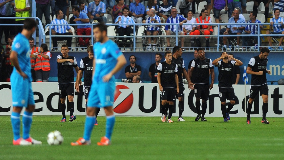 Los jugadores del Málaga celebran uno de los goles ante el Zenit