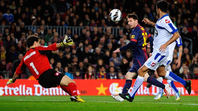 Messi marca un gol al Deportivo