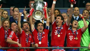 Los jugadores del Bayern levantando la Champions