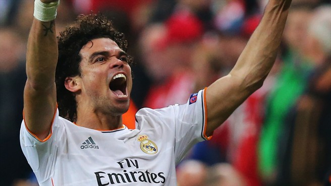 Pepe celebra uno de los goles de su equipo ante el Bayern