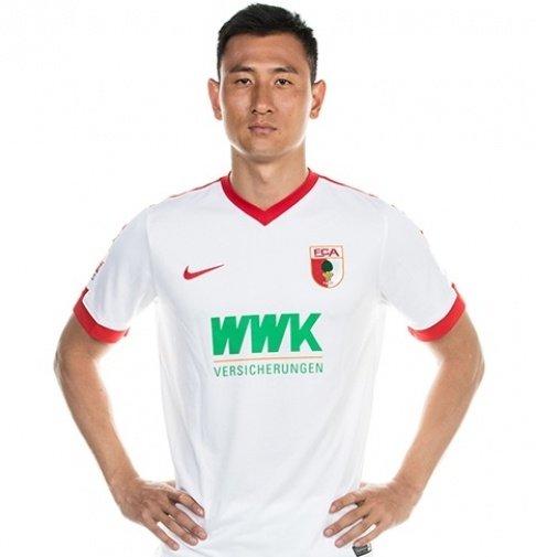 Foto principal de Ji Dong-Won | FC Augsburg