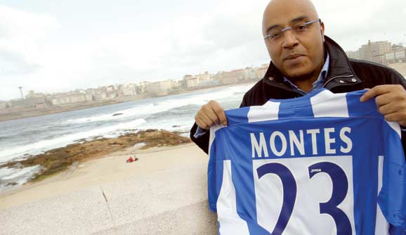 Andrés Montes con la camiseta del Espanyol