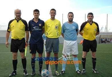 Capitanes y trio arbitral

