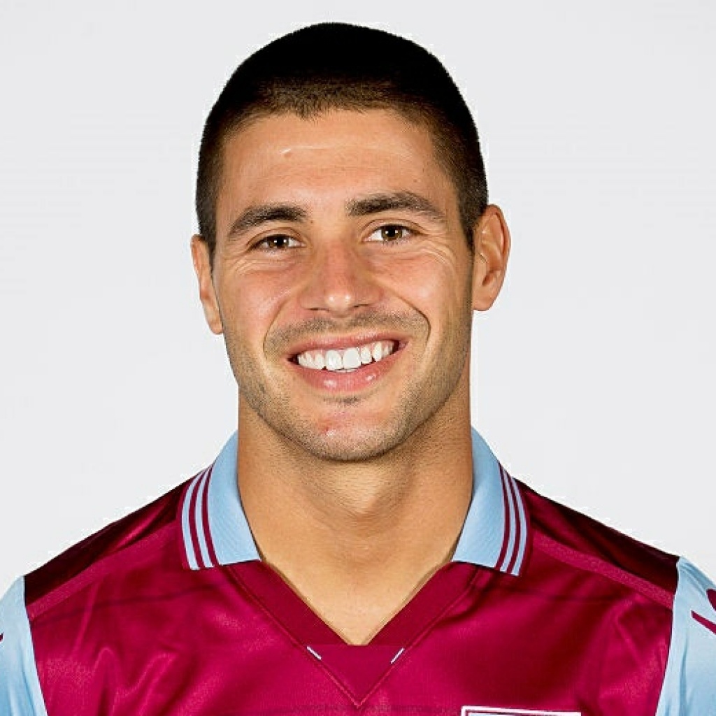 Foto principal de Carles Gil | Aston Villa