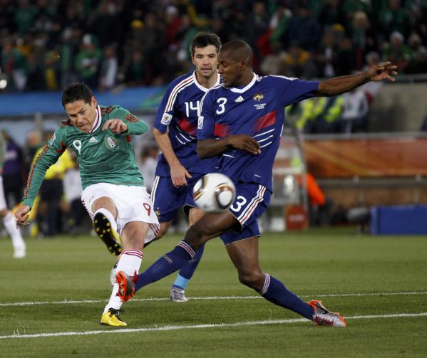 Abidal se negó a jugar contra Sudáfrica, según Domenech