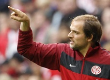 entrenador de Mainz 05 de Tuchel gestos durante el partido de fútbol alemán Bundesliga contra el Bayern Munich en Munich