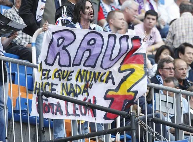Pancarta de Raúl, 7 de España