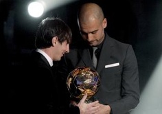 Leo Messi balon de oro por segunda vez.