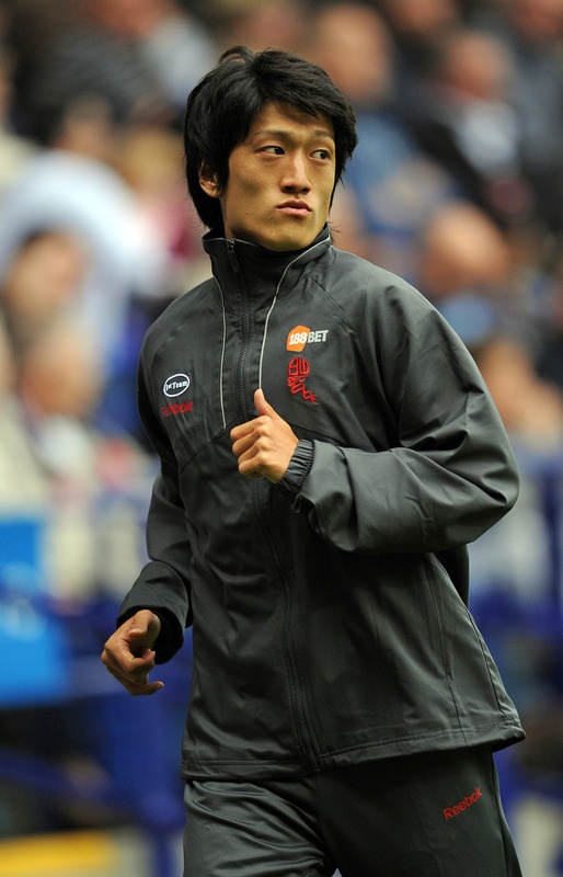 Jugador Coreano  en el Bolton vs Stoke