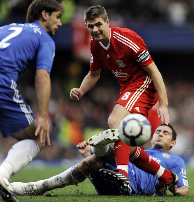 Gerrard e Ivanovic, Chelsea vs Liverpool