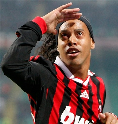 Ronaldinho renace en el Milan vs Roma