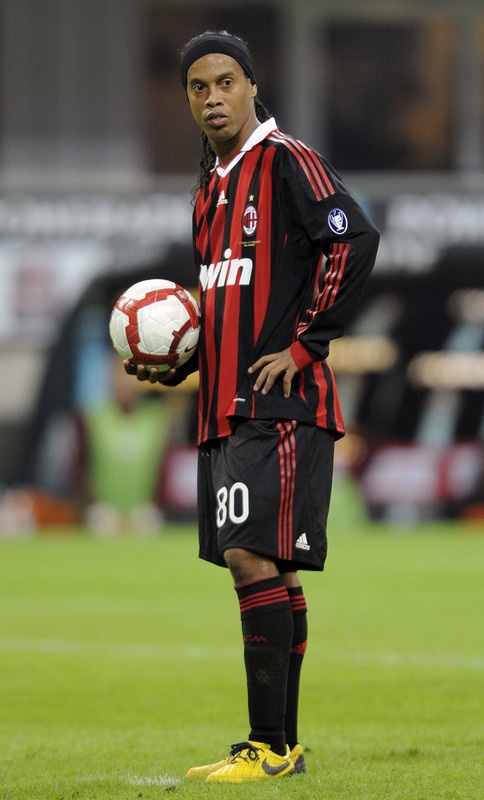 Ronaldinho renace en el Milan vs Roma