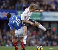 Kuyt en accion, Premier League