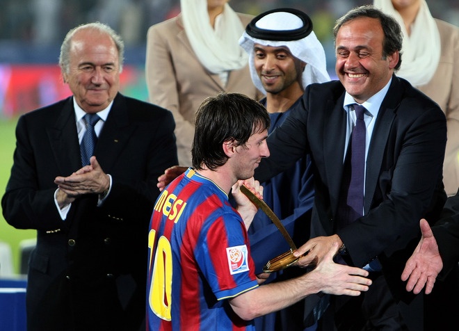 Messi con el trofeo de mejor jugador Mundialito