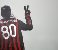Ronaldinho dos goles contra la Juventus