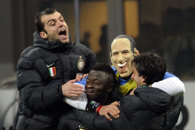 Materazzi con la careta de Berlusconi, Inter vs Milan