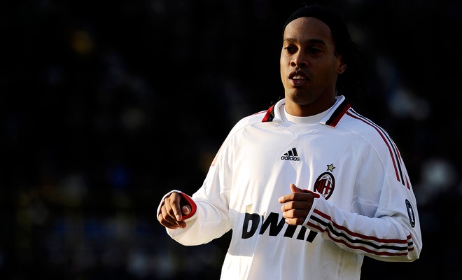 Ronaldinho  Bolonia vs Milan