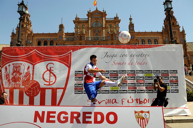 Álvaro Negredo, presentación con el Sevilla FC