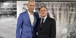 Zinedine zidane presentado con el primer equipo del real madrid club de futbol