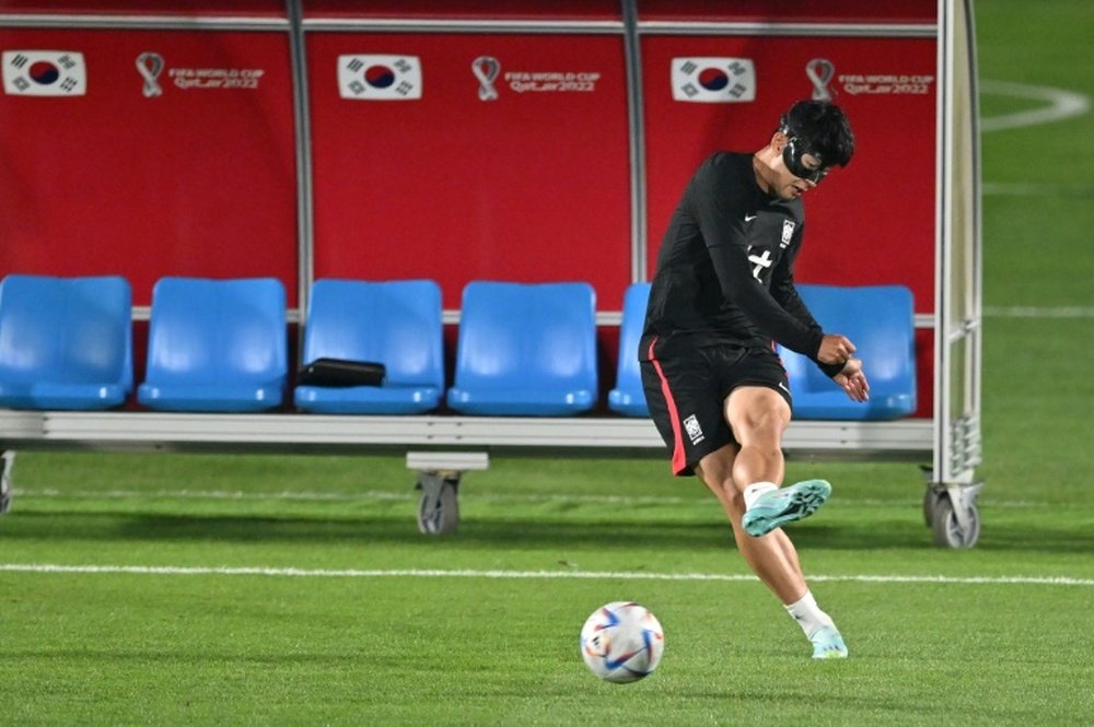 Son Heung-min will play with a mask against Uruguay. AFP