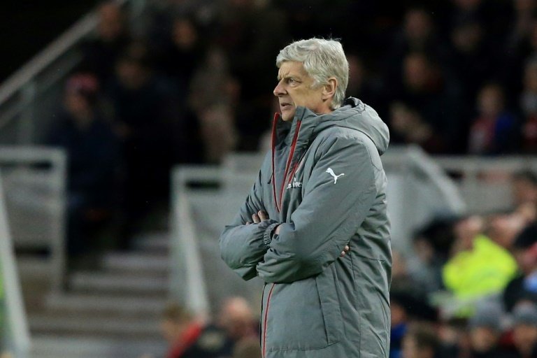 Wenger sets tough target to rescue season