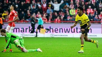 Borussia Dortmund won 2-0 at Union Berlin to stay fourth on Saturday, one point clear of RB Leipzig who handsomely defeated Bochum in an increasingly tight race for fourth spot.
