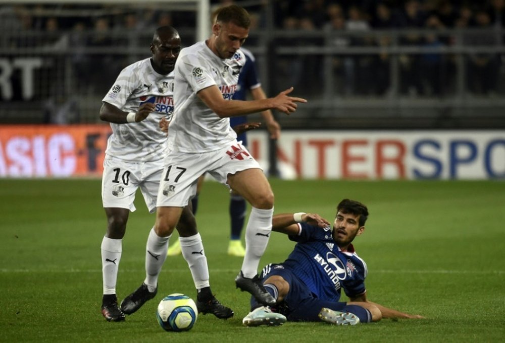 Lyon miss out on top spot after Amiens draw. AFP